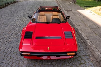 Ferrari 308 GTSI na Retro Motor Show