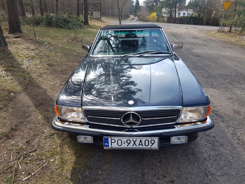 Mercedes - Benz 560SL