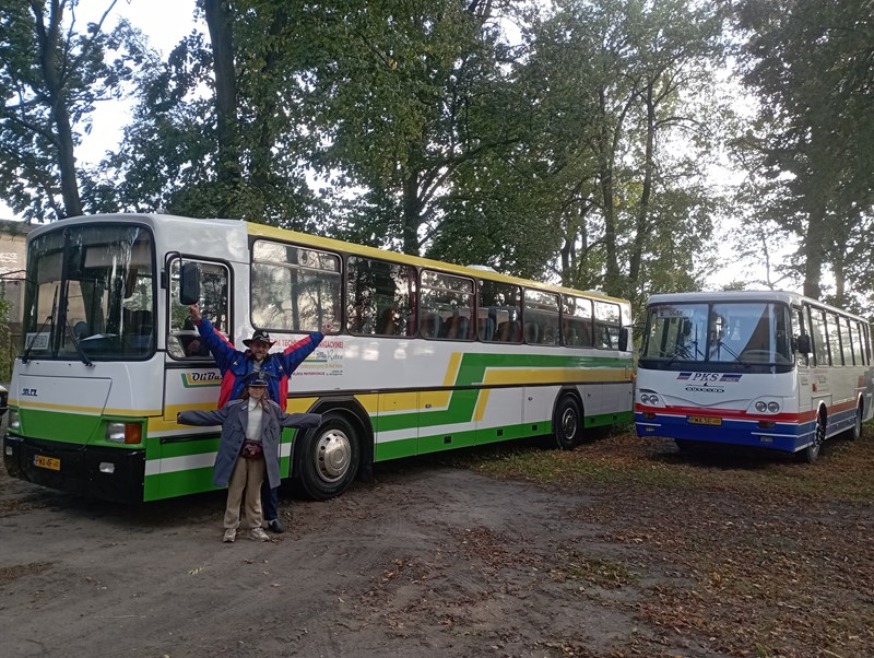 Zabytkowy autobus Ol-Mot na Retro Motor Show