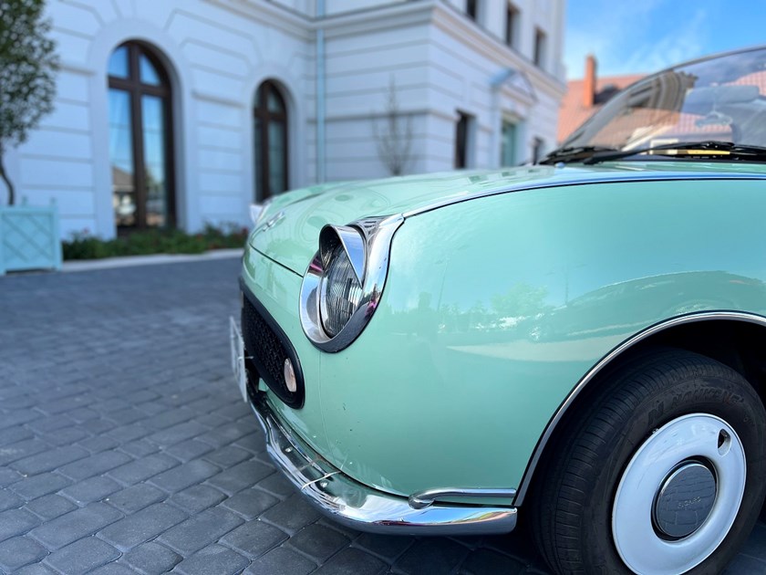 Nissan Figaro na Retro Motor Show 2022