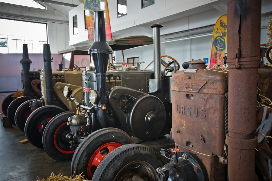 Zwiedzający na Retro Motor Show 2026 w Poznaniu
