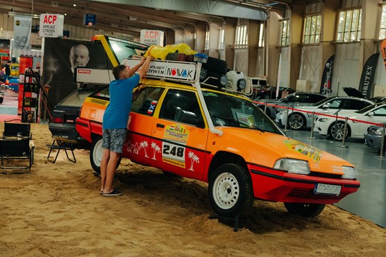 retro motor show